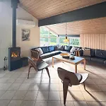 Front In With Sauna Ferienhaus
