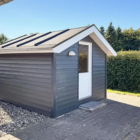 Ferienhaus Front In With Sauna *