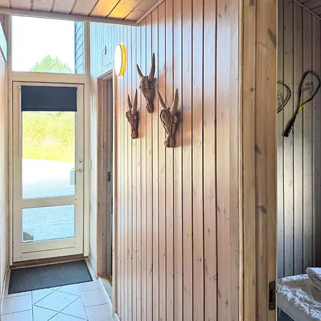 Front In With Sauna Semesterbostad