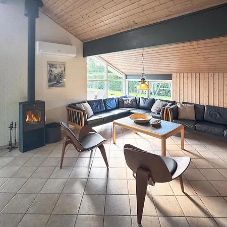 Front In With Sauna Semesterbostad